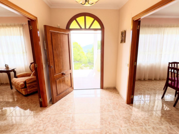4-bedroom Villa In La Nucía, Spain (320 M²)