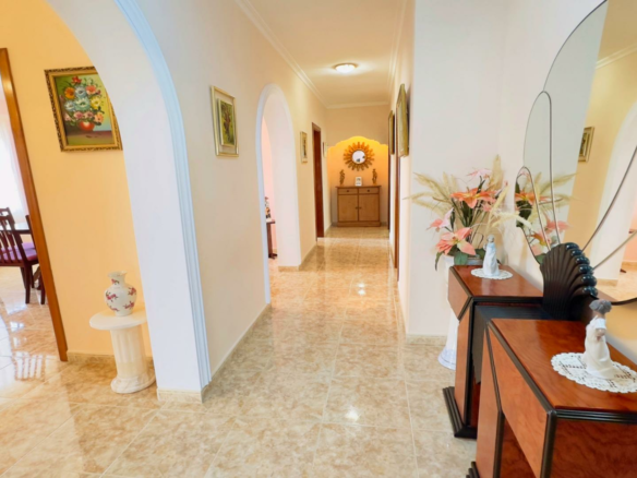 4-bedroom Villa In La Nucía, Spain (320 M²)