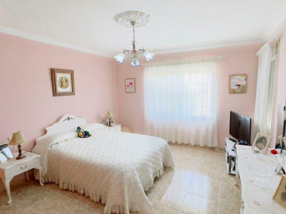 4-bedroom Villa In La Nucía, Spain (320 M²)