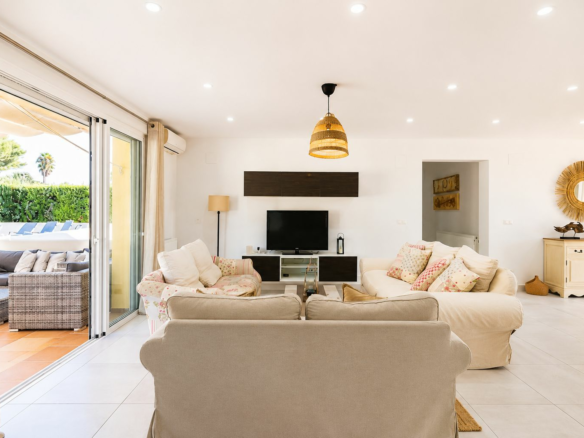 5-bedroom Villa In Jávea, Spain (390 M²)