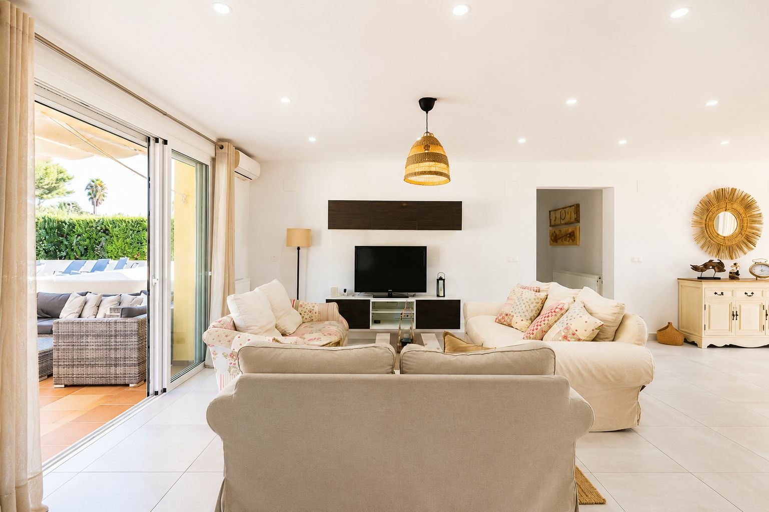 3-17d9e5 5-bedroom Villa In Jávea, Spain (390 M²)