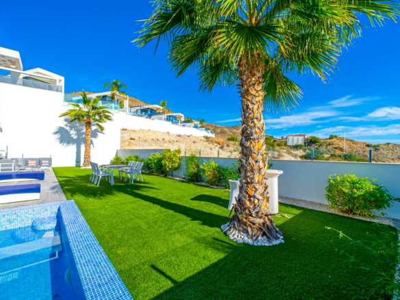 4-bedroom Terraced House In Finestrat, Spain (570 M²)
