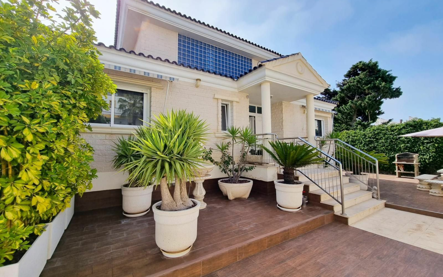 5-bedroom Villa In Torrevieja, Spain (469 M²)