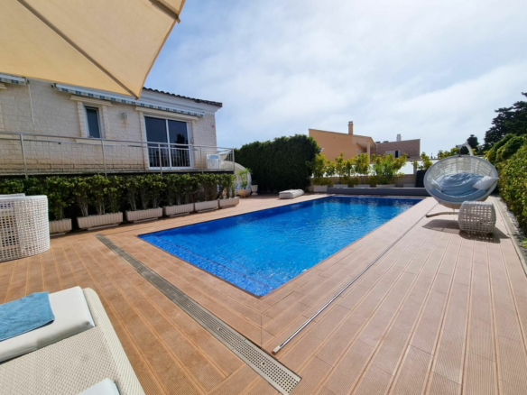 5-bedroom Villa In Torrevieja, Spain (469 M²)
