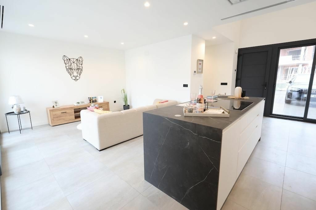 3-bedroom Villa In Los Alcázares, Spain (135 M²)