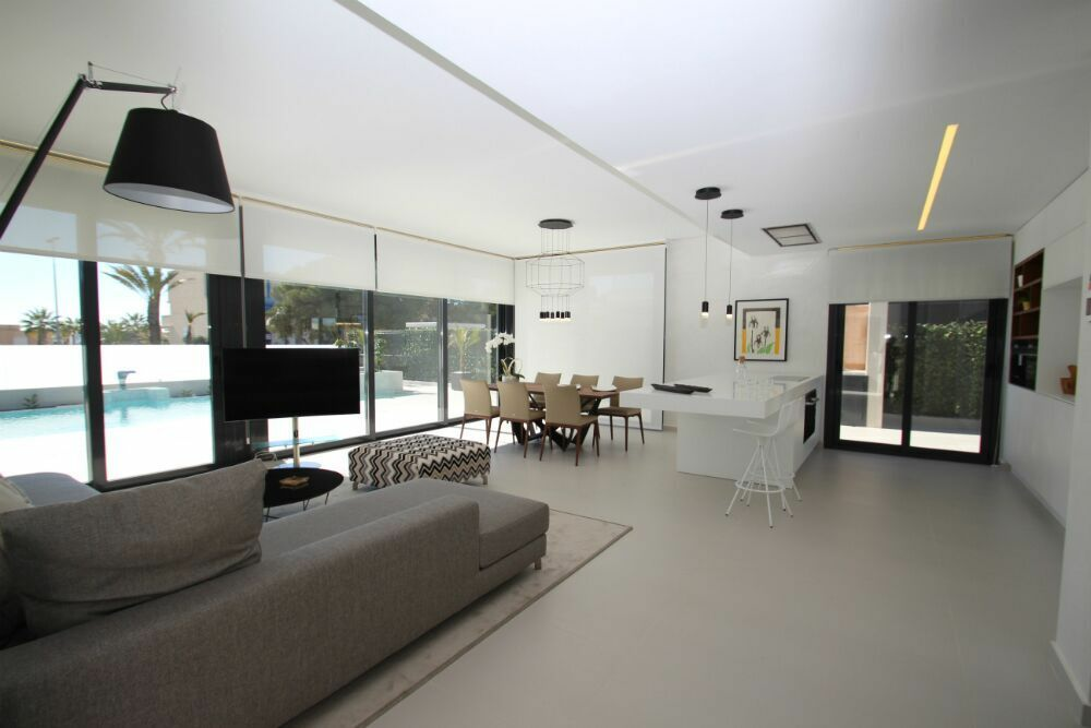 4-bedroom Villa In San Miguel De Salinas, Spain (197 M²)