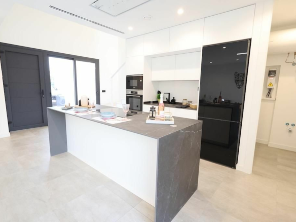 3-bedroom Villa In Los Alcázares, Spain (135 M²)