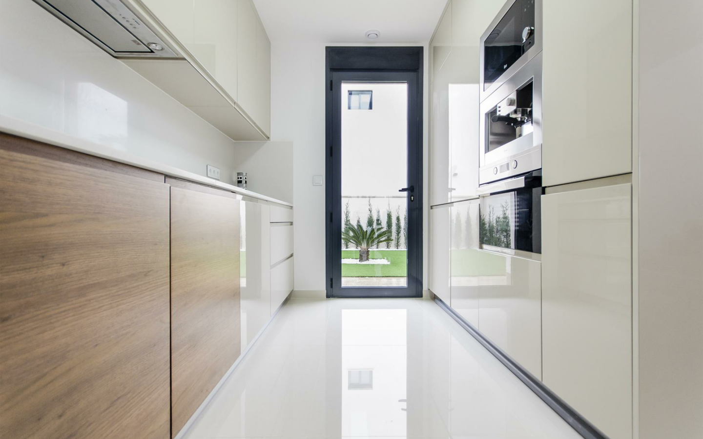 4-bedroom Villa In San Miguel De Salinas, Spain (135 M²)