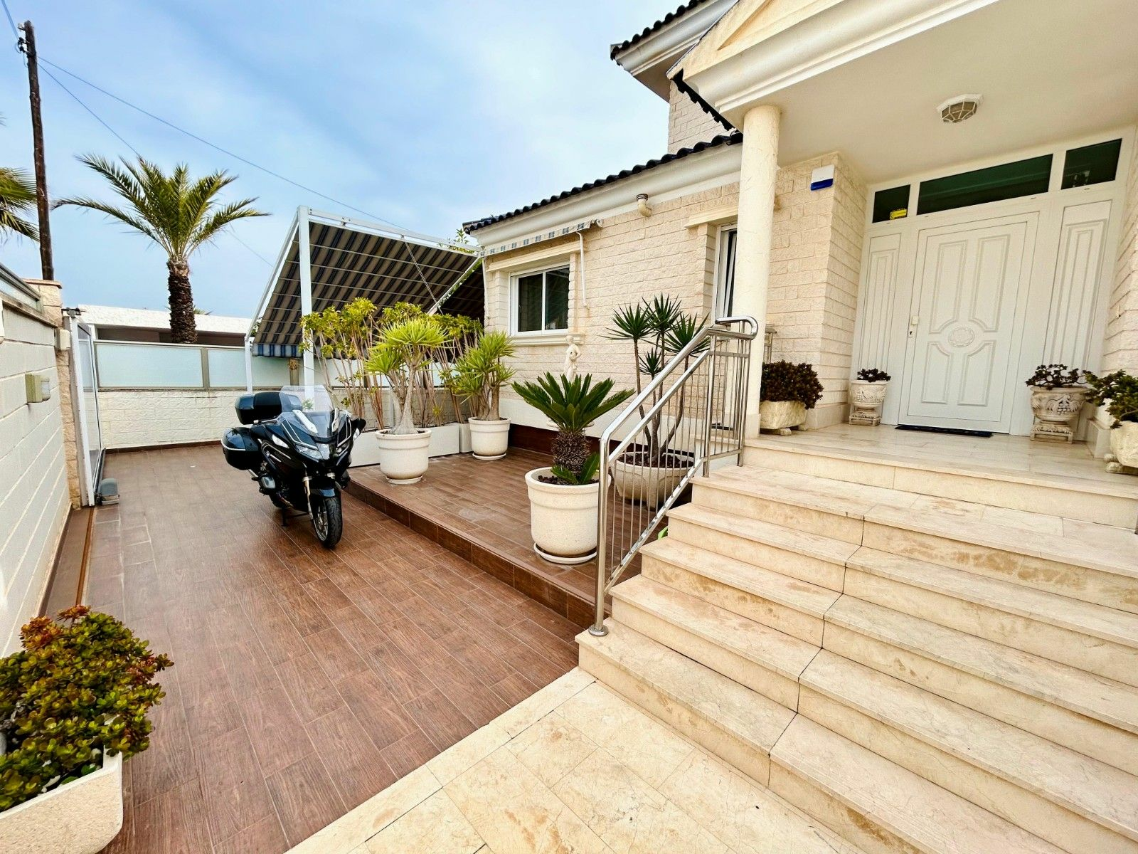 3-9-dcdff5 5-bedroom Villa In Torrevieja, Spain (469 M²)