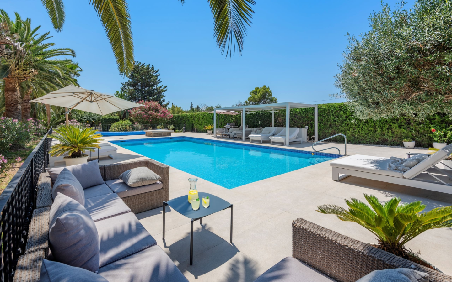 8-bedroom Finca In Binissalem, Spain (472 M²)