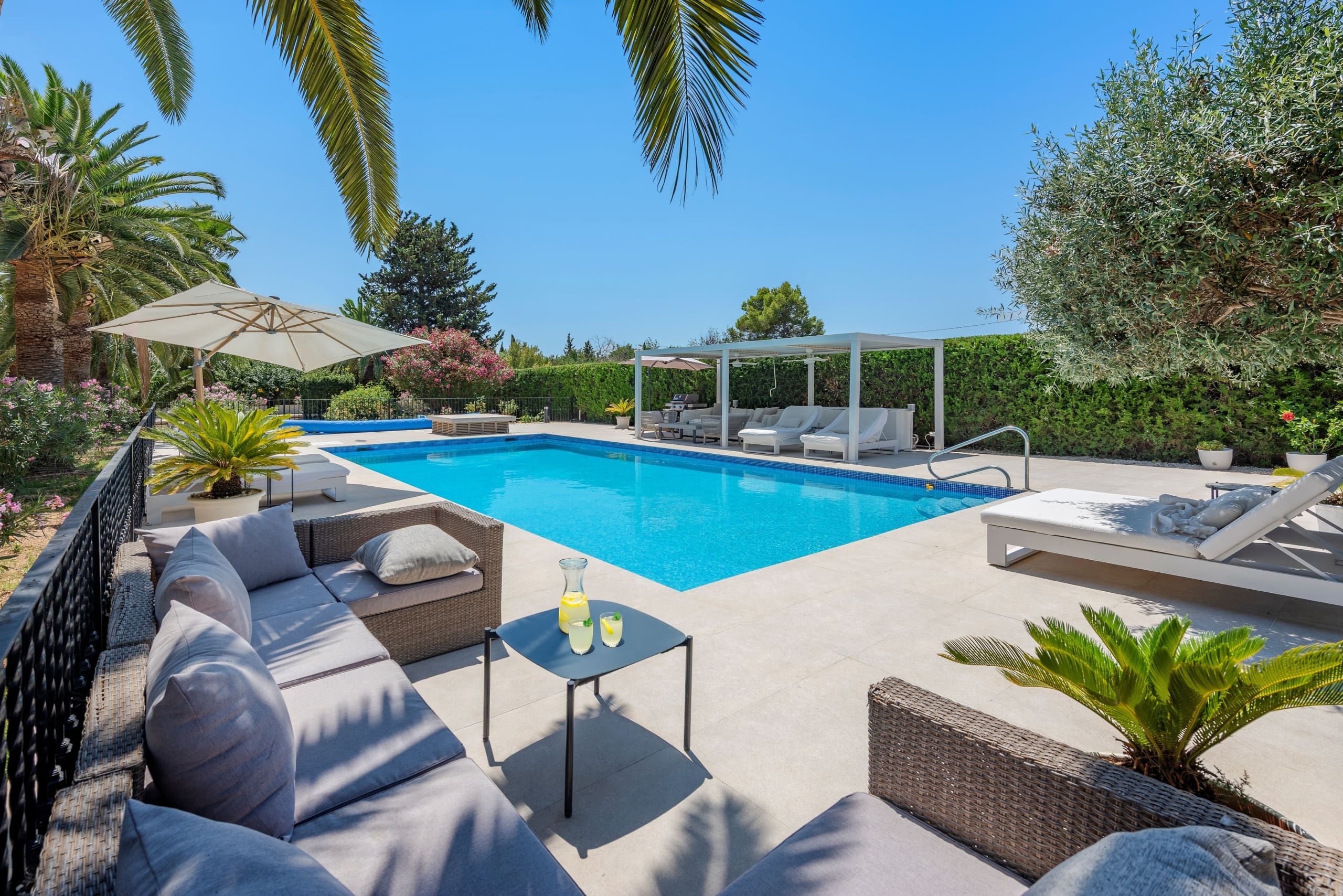 8-bedroom Finca In Binissalem, Spain (472 M²)