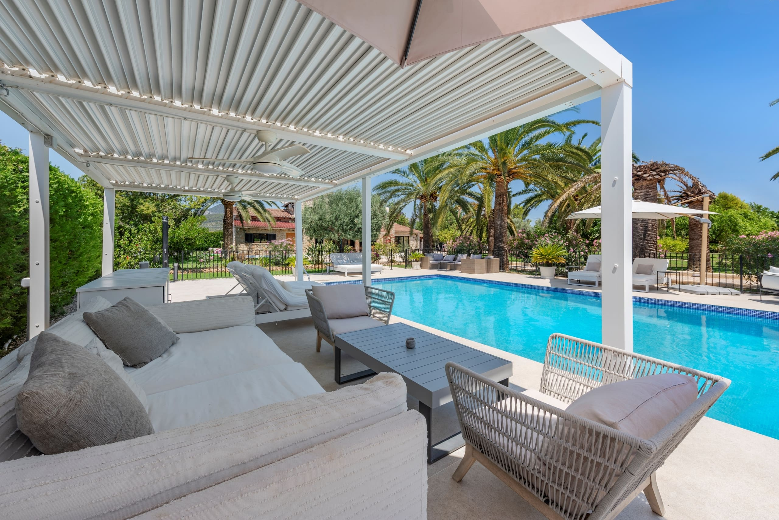 8-bedroom Finca In Binissalem, Spain (472 M²)