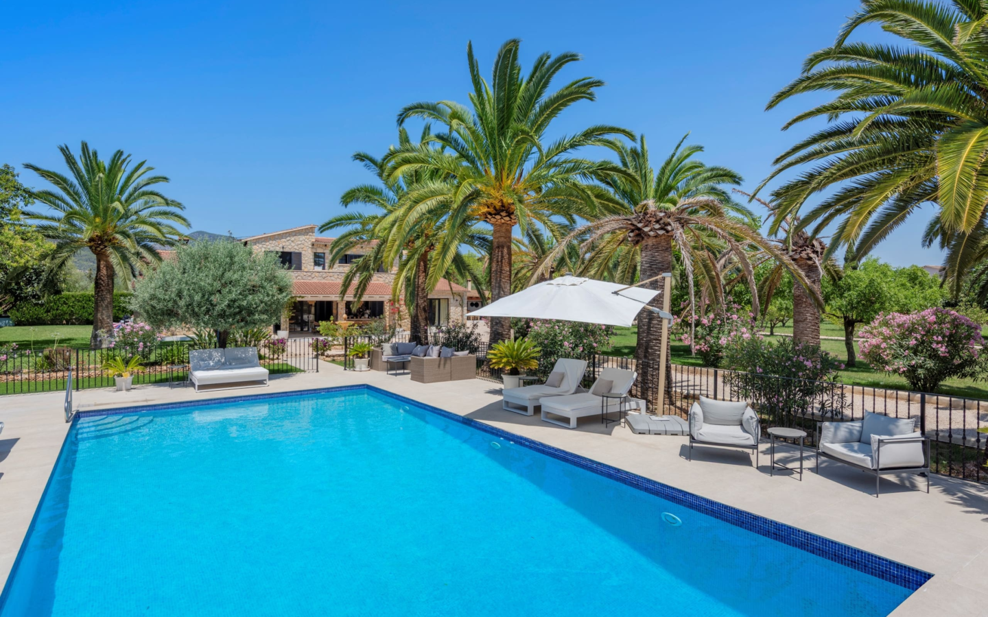 8-bedroom Finca In Binissalem, Spain (472 M²)