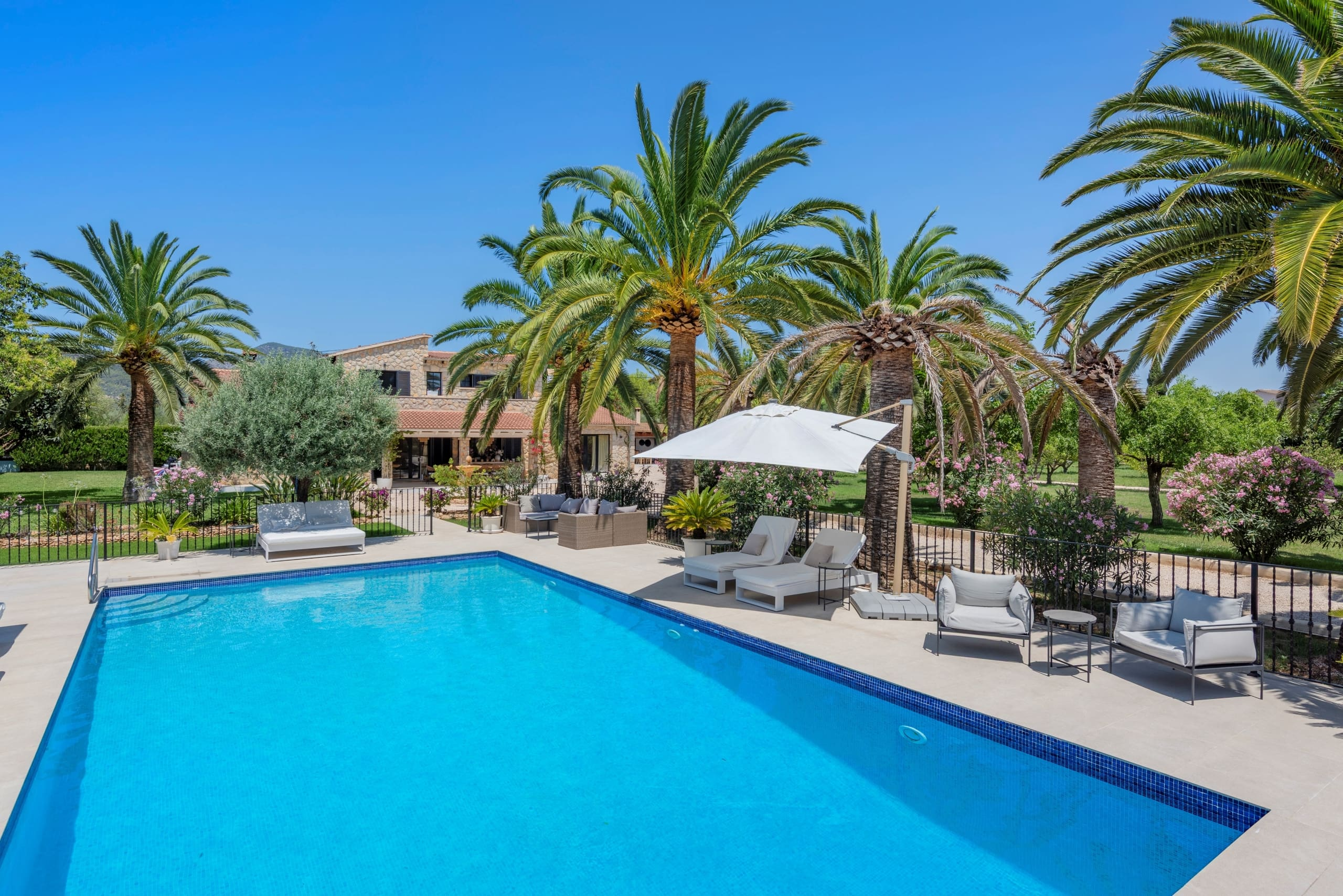 8-bedroom Finca In Binissalem, Spain (472 M²)