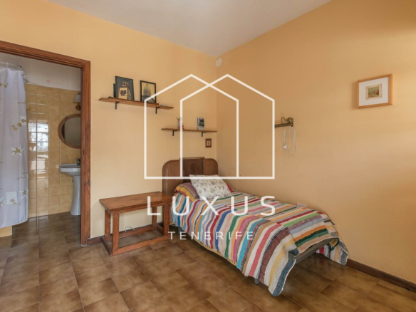 6-bedroom Villa In Tacoronte, Spain (734 M²)