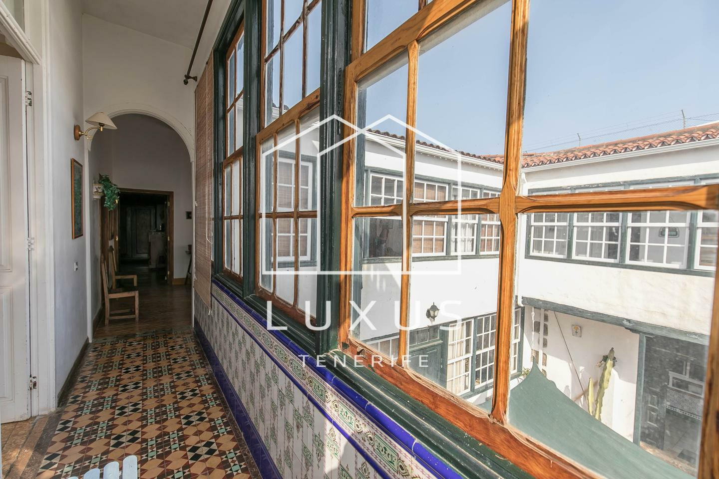 6-bedroom Villa In Tacoronte, Spain (734 M²)