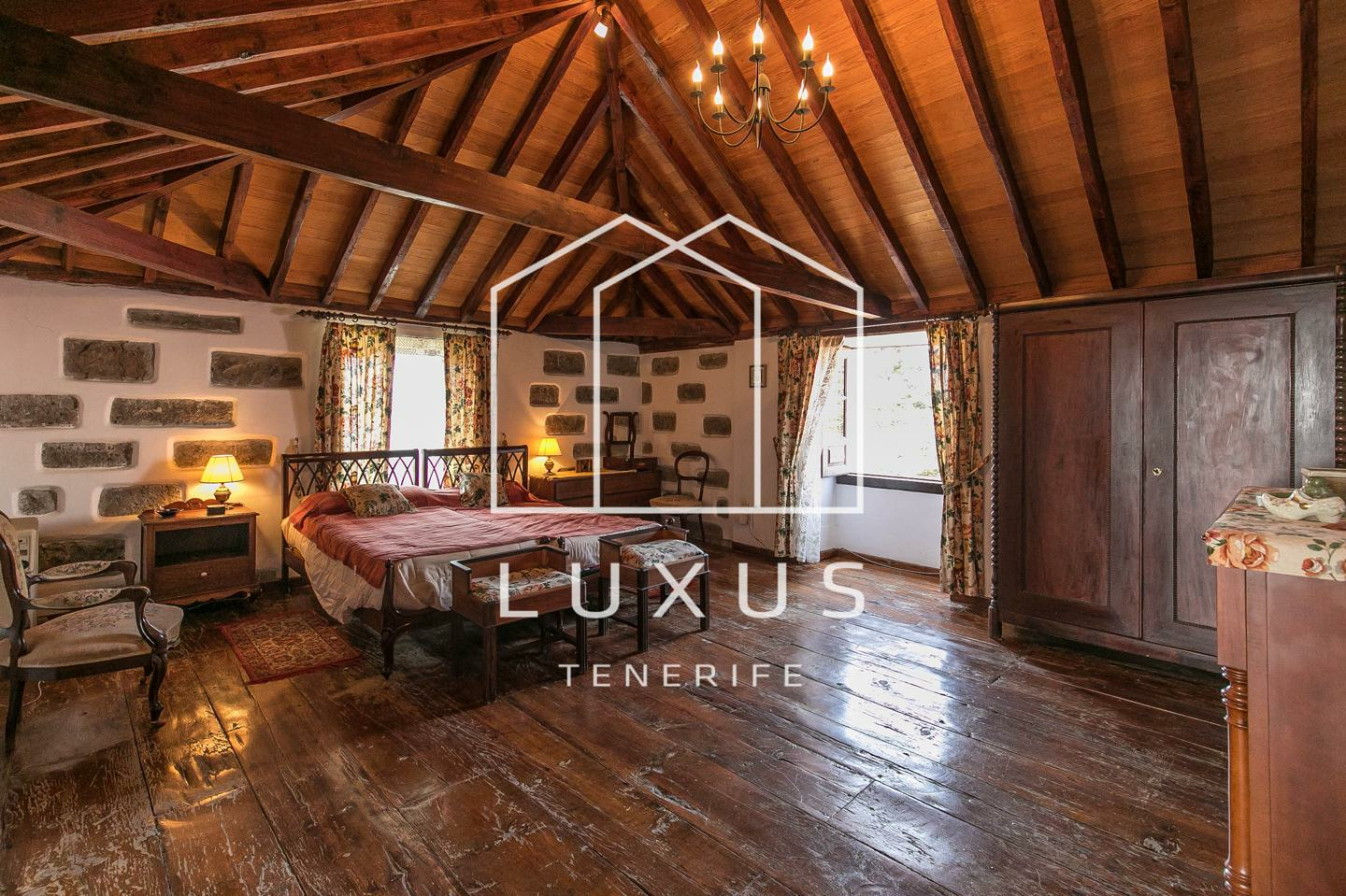 6-bedroom Villa In Tacoronte, Spain (734 M²)