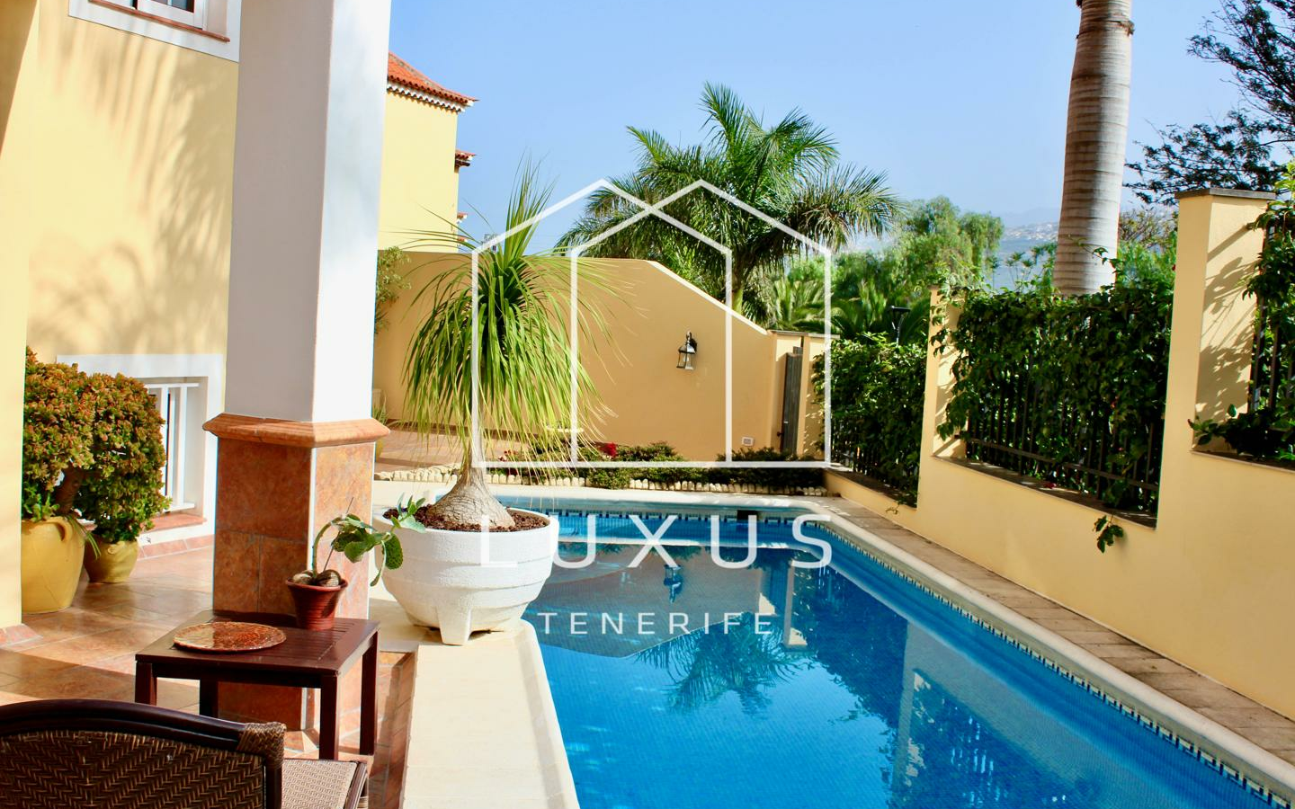3-bedroom Villa In Puerto De La Cruz, Spain (293 M²)