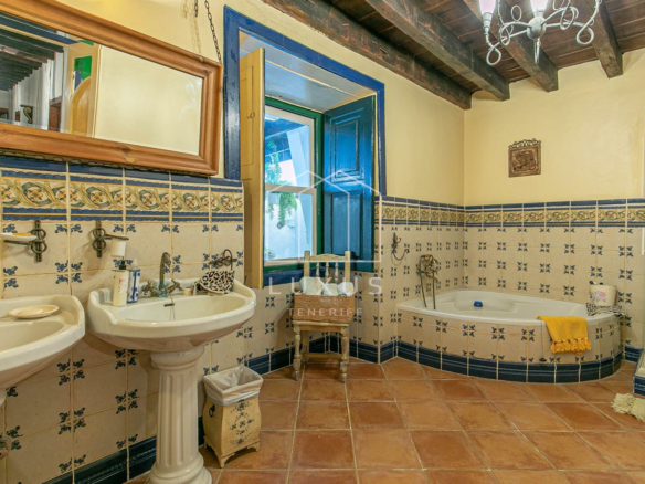 4-bedroom Villa In Tacoronte, Spain (323 M²)