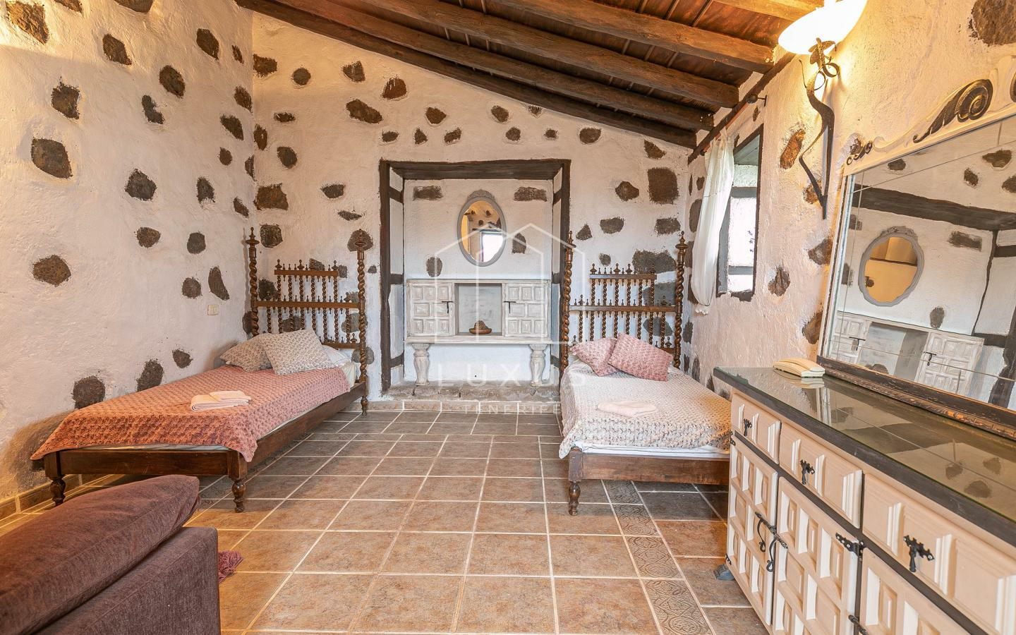 4-bedroom Villa In Tacoronte, Spain (323 M²)