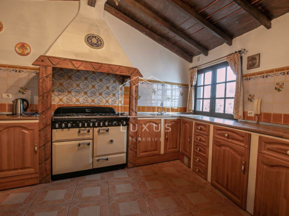 4-bedroom Villa In Tacoronte, Spain (323 M²)