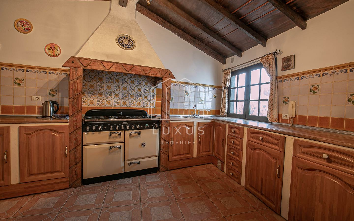 4-bedroom Villa In Tacoronte, Spain (323 M²)