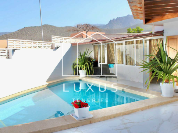 2-bedroom Villa In Costa Adeje, Spain (150 M²)