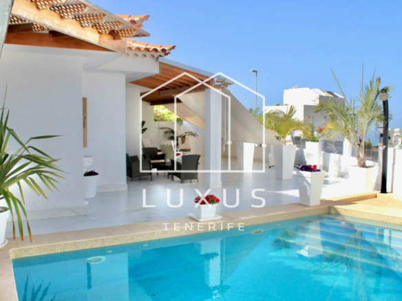 2-bedroom Villa In Costa Adeje, Spain (150 M²)