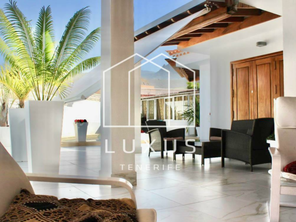 2-bedroom Villa In Costa Adeje, Spain (150 M²)