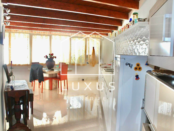 2-bedroom Villa In Costa Adeje, Spain (150 M²)