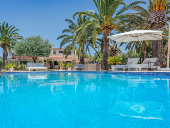 8-bedroom Finca In Binissalem, Spain (472 M²)
