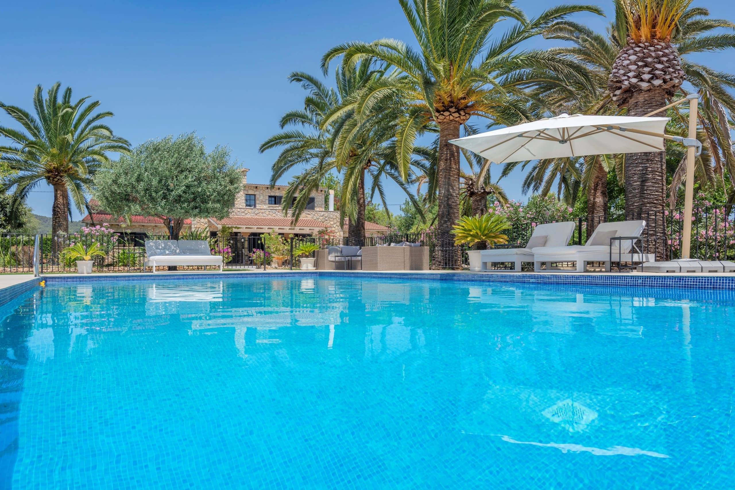 8-bedroom Finca In Binissalem, Spain (472 M²)