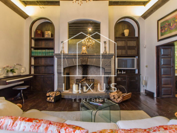 4-bedroom Villa In Tacoronte, Spain (468 M²)