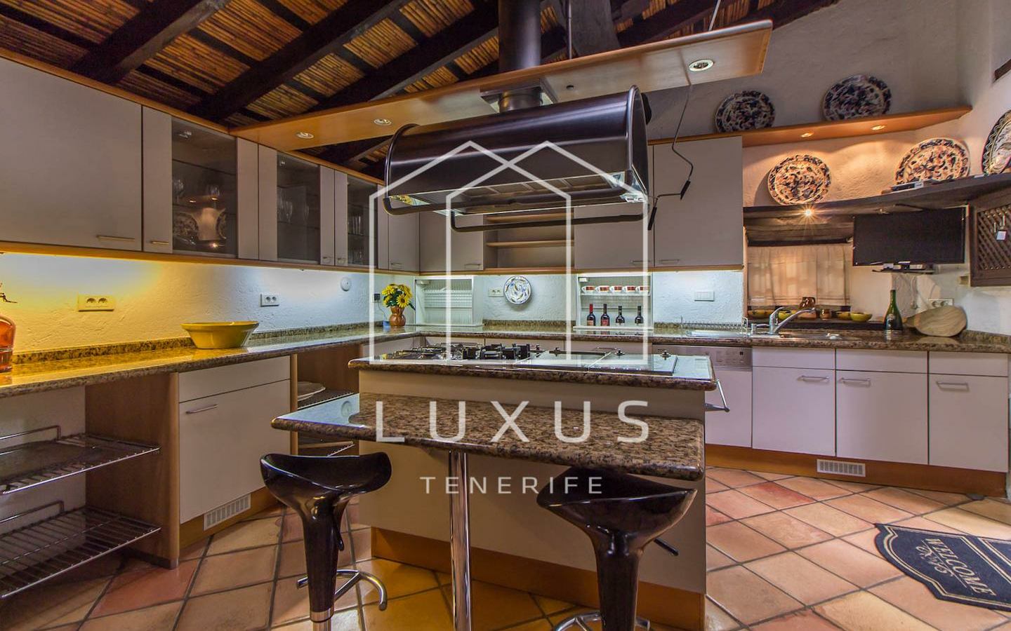 4-bedroom Villa In Tacoronte, Spain (468 M²)