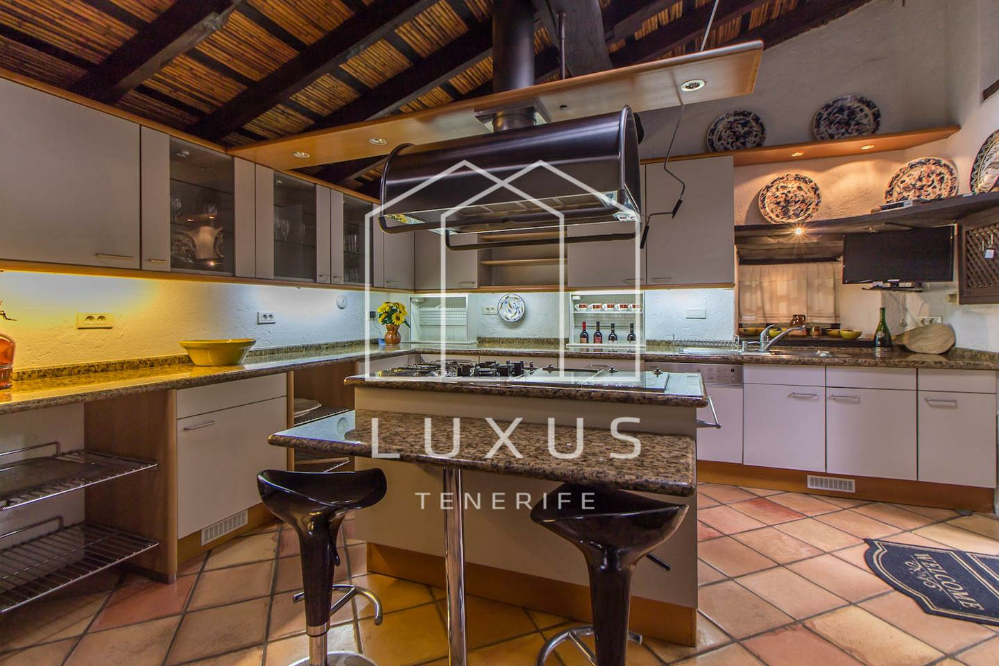 4-bedroom Villa In Tacoronte, Spain (468 M²)