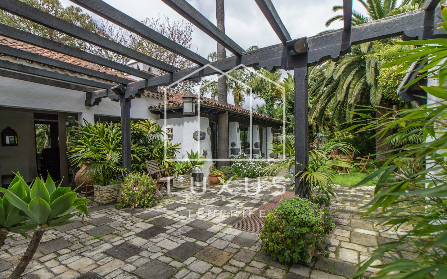 4-bedroom Villa In Tacoronte, Spain (468 M²)