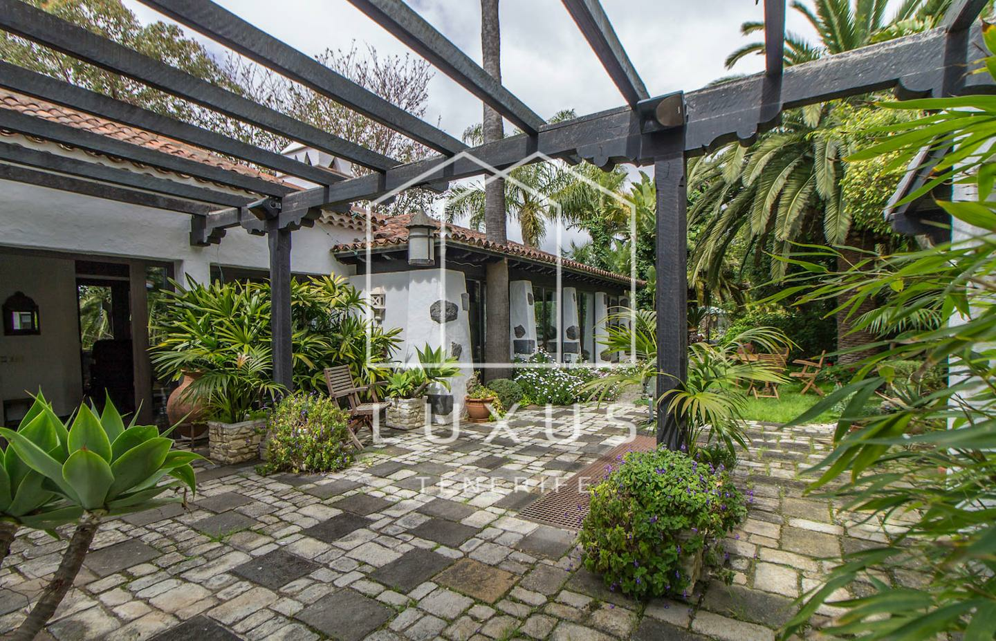 4-bedroom Villa In Tacoronte, Spain (468 M²)