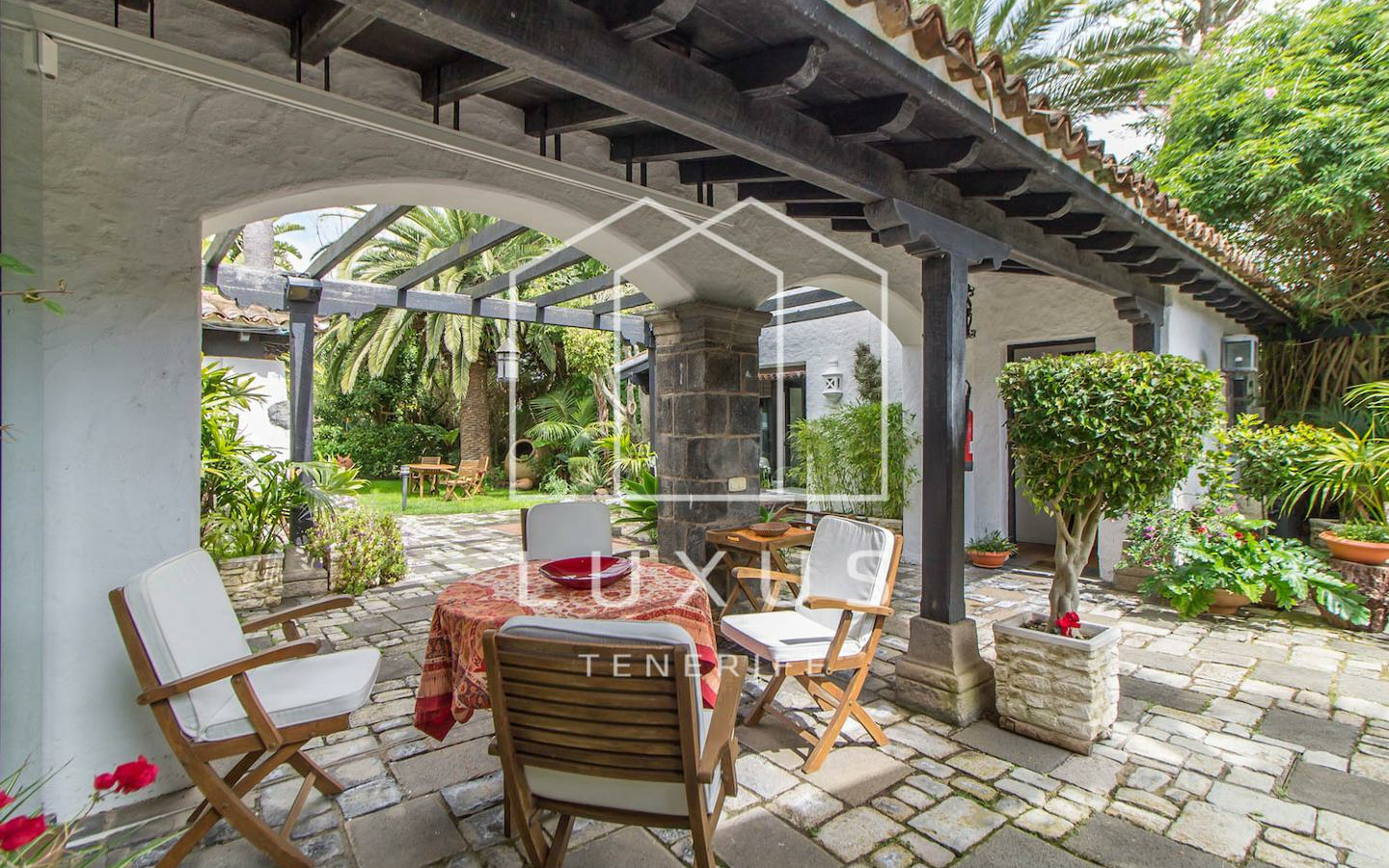 4-bedroom Villa In Tacoronte, Spain (468 M²)