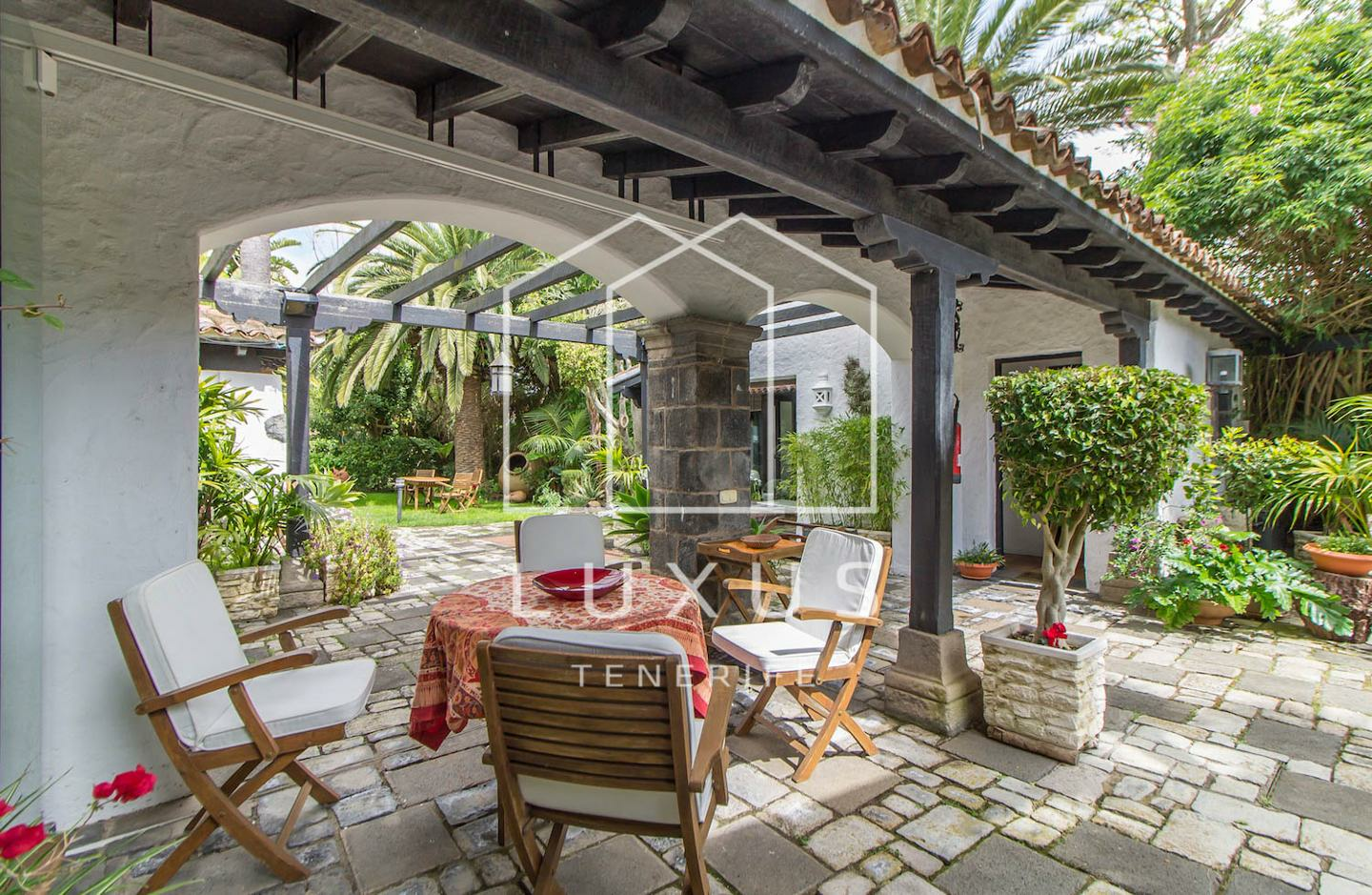 4-bedroom Villa In Tacoronte, Spain (468 M²)