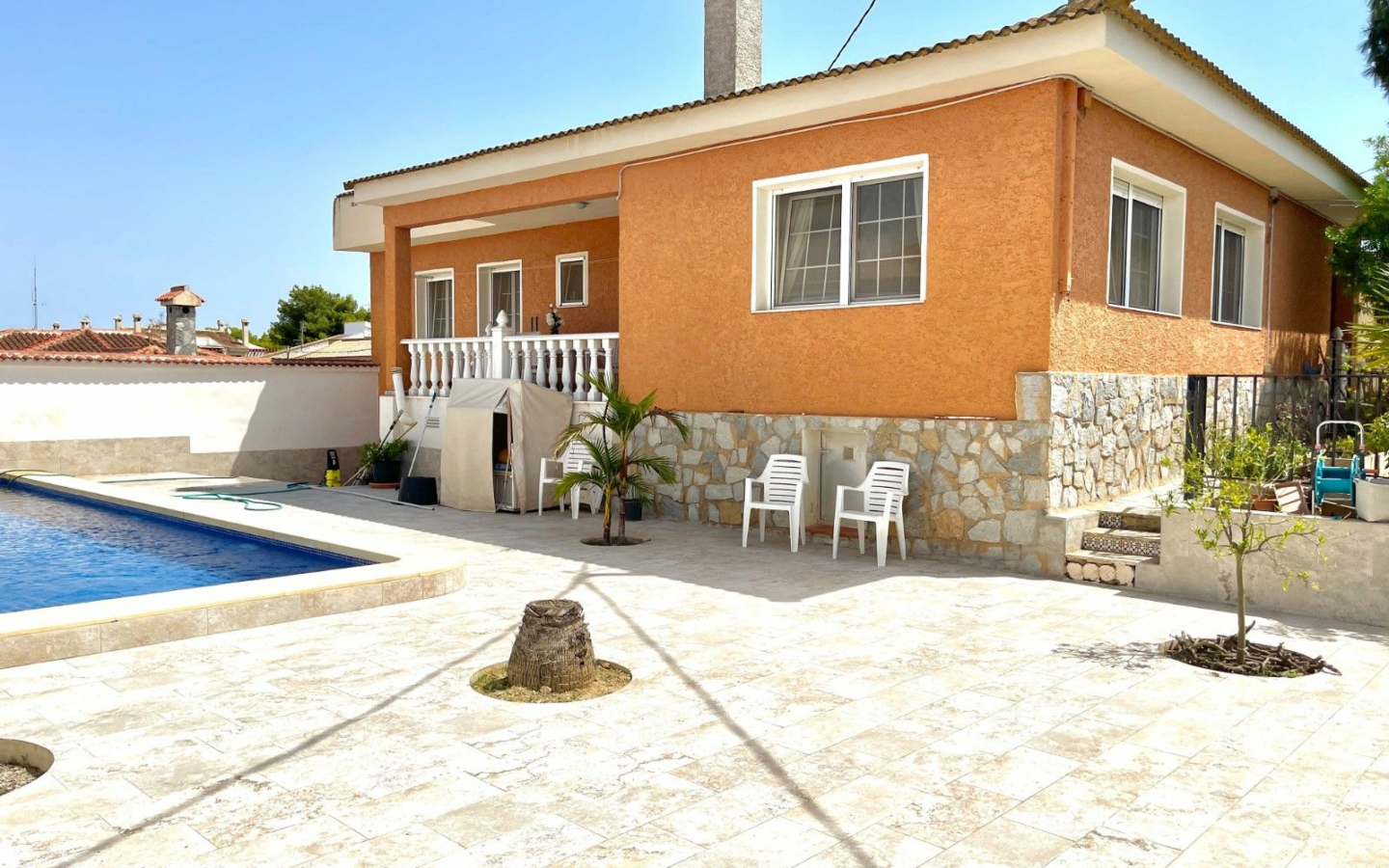 4-bedroom Villa In Benijofar, Spain (300 M²)