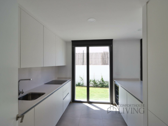 4-bedroom Terraced House In Llucmajor, Spain (164 M²)