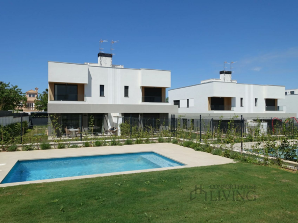 4-bedroom Terraced House In Llucmajor, Spain (164 M²)