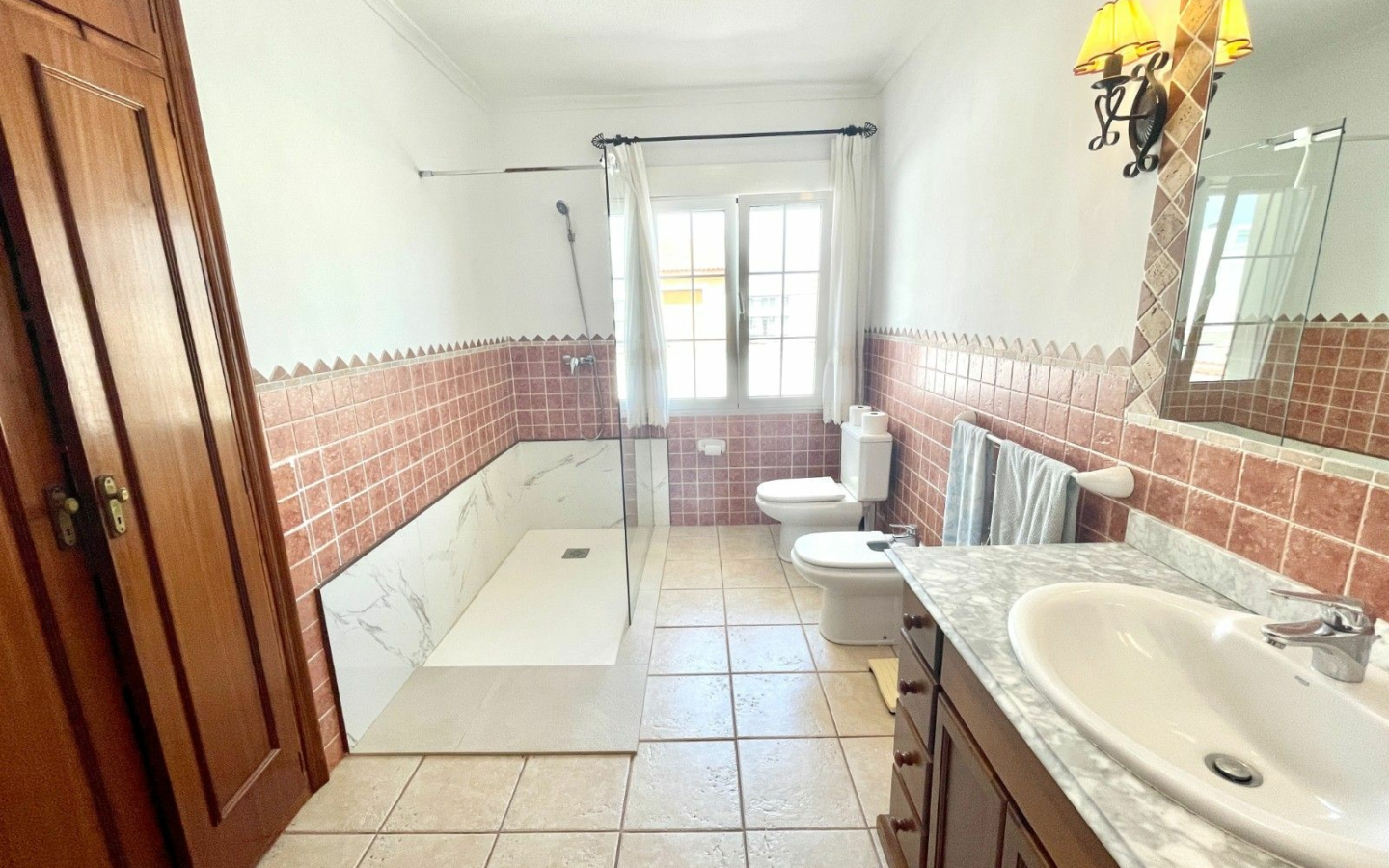 4-bedroom Villa In Benijofar, Spain (300 M²)