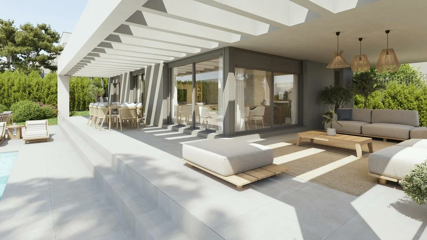 4-bedroom Villa In Alhaurin De La Torre, Spain (420 M²)