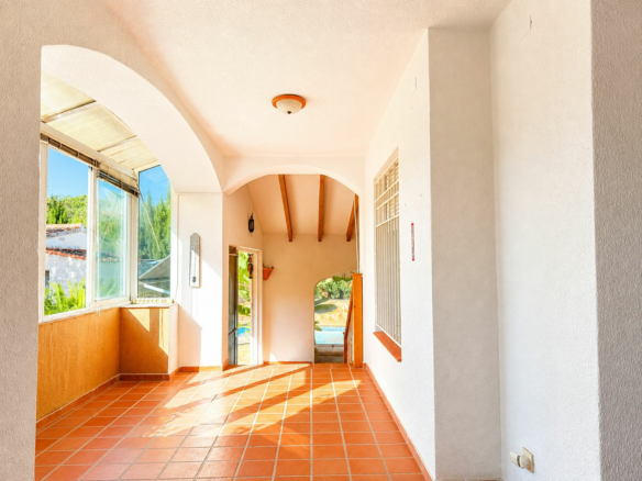 4-bedroom Villa In Spain (260 M²)