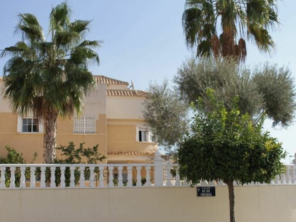6-bedroom Villa In Torrevieja, Spain (338 M²)