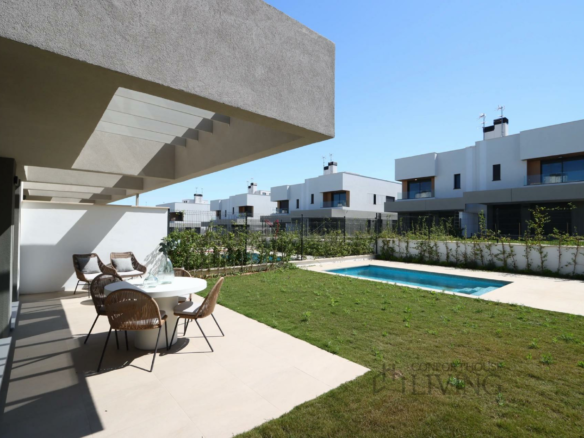 4-bedroom Terraced House In Llucmajor, Spain (164 M²)