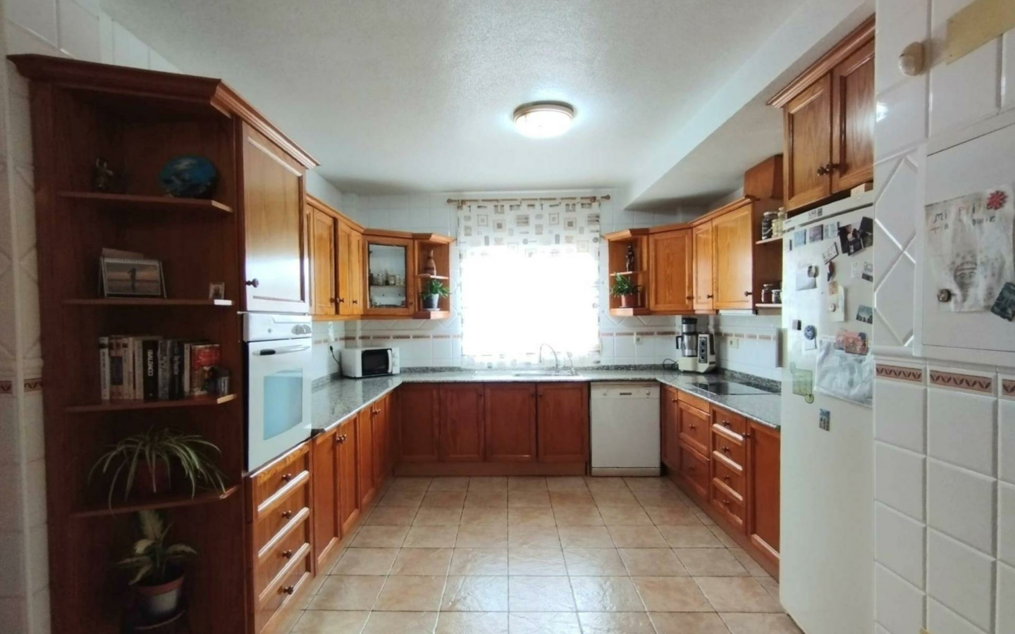6-bedroom Villa In Torrevieja, Spain (338 M²)