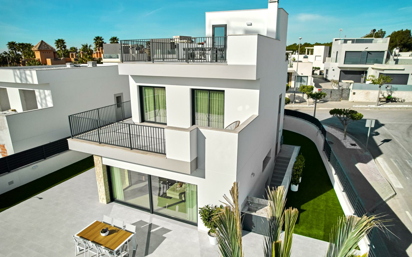 3-bedroom Villa In San Miguel De Salinas, Spain (237 M²)