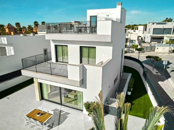 3-bedroom Villa In San Miguel De Salinas, Spain (237 M²)